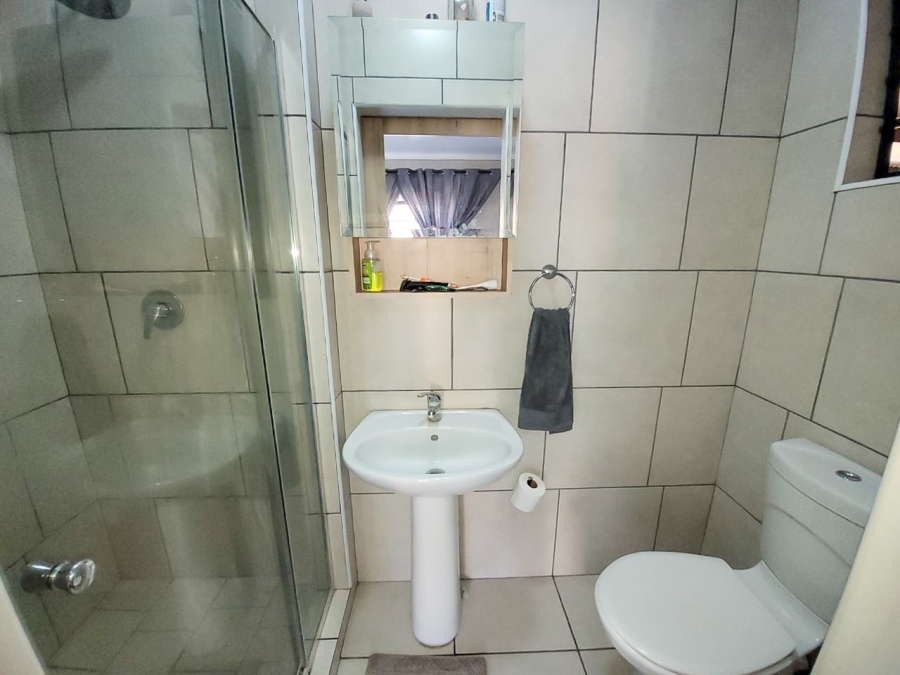 2 Bedroom Property for Sale in Van Der Hoff Park North West